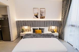 Sharjah's New Luxurious Neighborhood - Al Jada Apartment in Al Sharjah