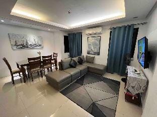 FullAC 3BR townhouse w/ 1 parking near Rockwell Vacation rental in Mandaluyong