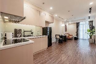 Vinhome Luxury Aparment-2BR-2WC-Free pool/gym  Apartment in Ho Chi Minh City