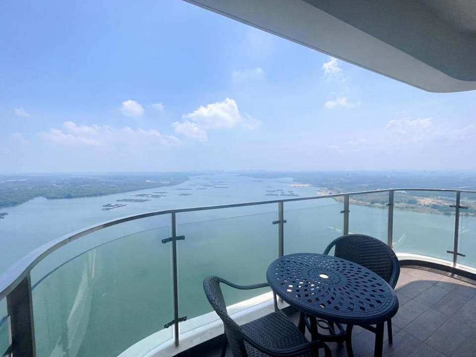 MONIC STAYCATION #Country Garden Danga Bay Apartment in Johor Bahru