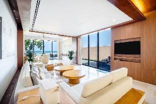 Beachside 3 Bedroom Villa in Resort Villa in Hoa Hai