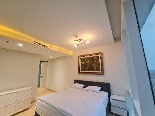 The Gallery Home 3BR Private Lift Galaxy Mall3 Apartment in Surabaya