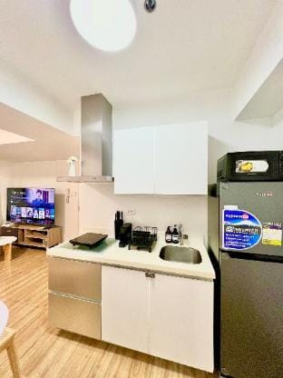Espasyo by Kate - 2BR|6 PAX|Karaoke|Netflix|Wifi Vacation rental in Paranaque