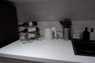 One Bedroom Executive Penthouse ForbeswoodParklane Vacation rental in Makati