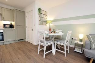 Casa di Pietra flat 3 Apartment in Cardiff