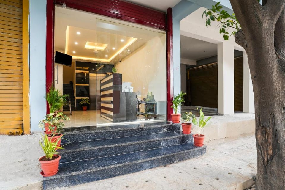 Super Collection O K R Puram Manyata Hotel in Bengaluru