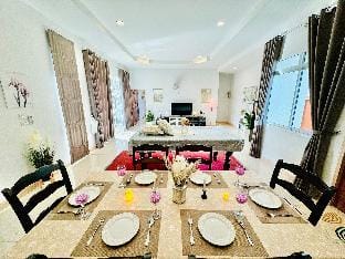 The Paragon Pool Villa Huahin Villa in Hua Hin District