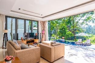 Elegant Retreat 3 bedroom Ocean Villas Villa in Hoa Hai