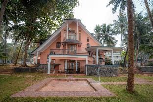 Baywatch Beachfront villa by Grha Villa in Kozhikode