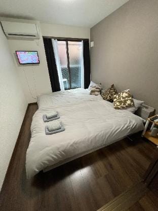 NEW Open/[2 Stations to Namba Station] Spacious 2DK Room/2 Bedrooms/4 Beds Vacation rental in Osaka