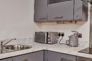 King River Canal View& Free Secure Parking! Apartment in Leeds