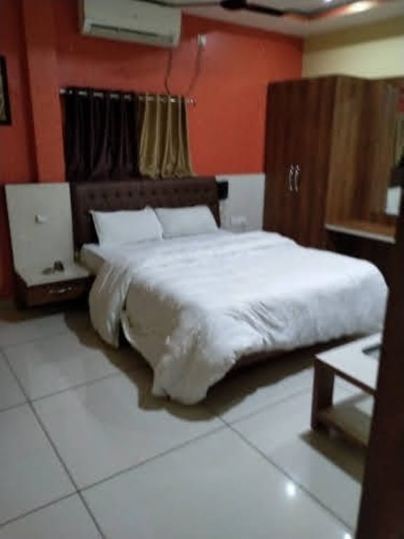 Hotel Kuber Vatika Vacation rental in Uttar Pradesh