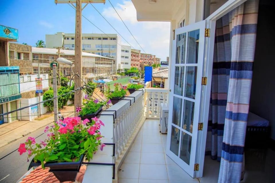 Yash Rest Inn Hotel in Negombo