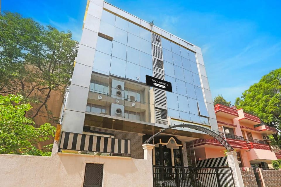 Super Townhouse Cantonment Varanasi Formerly Sarin Inn Hotel in Varanasi
