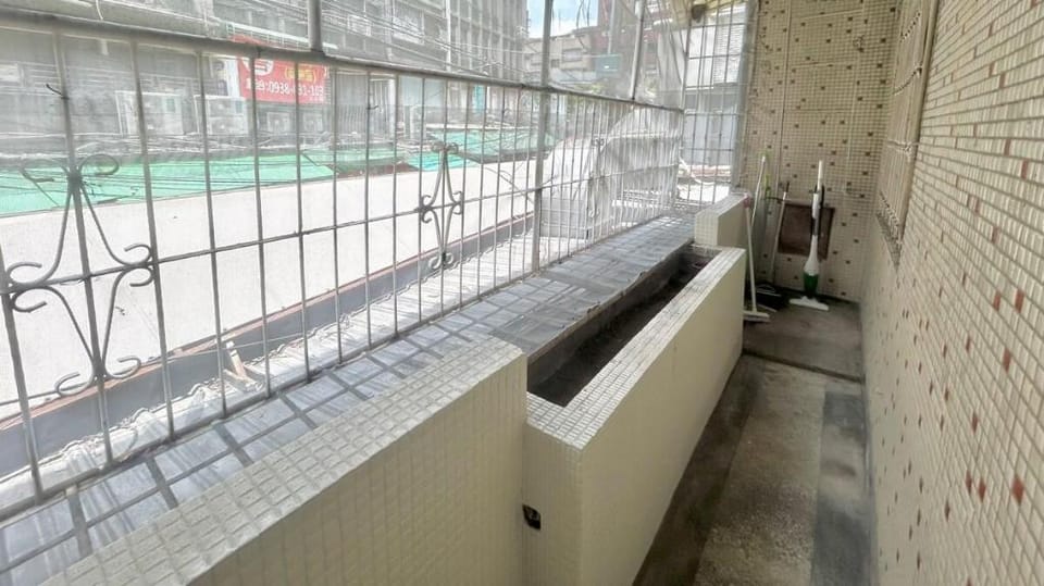 LJ200信義安和捷運站/101捷運站/201臨江街/信義商圈/臨江街夜市/4B1B/8PPL/2樓 Apartment in Taipei City