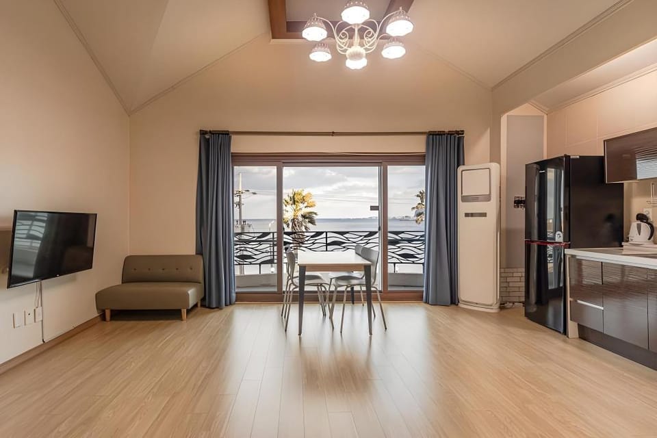 Seongsan Pet-Friendly Sol Pension Bed and Breakfast in South Korea