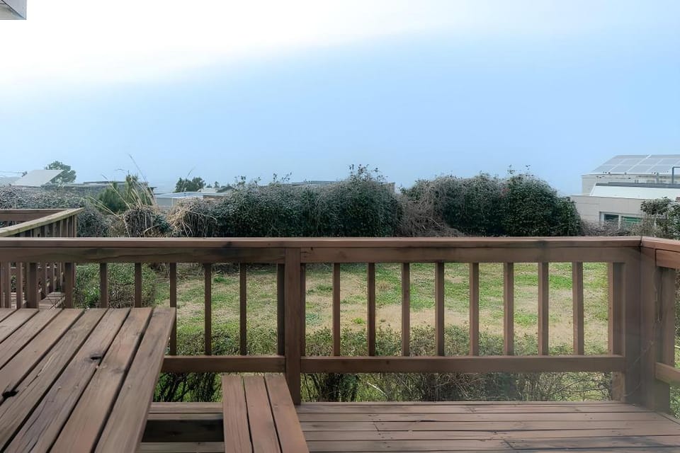 Aewol Park Hill Village Bed and Breakfast in South Korea