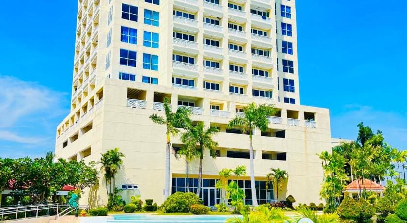 Serene Oceanview Studio in La Mirada Apartment in Lapu-Lapu City