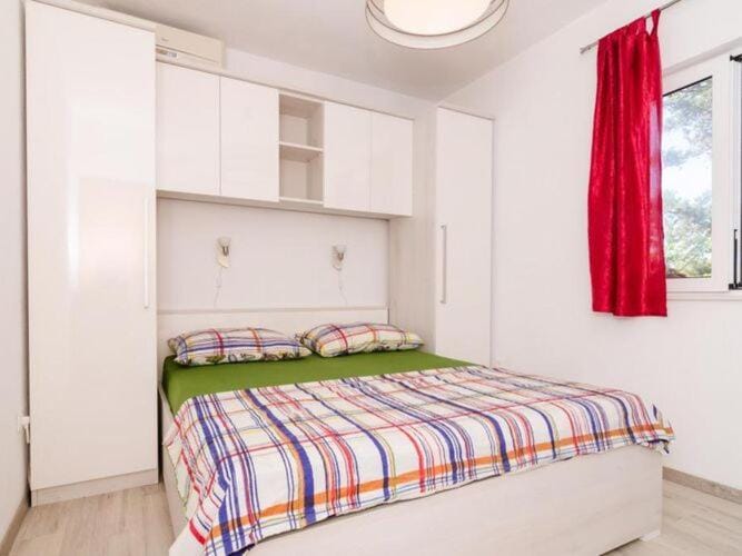 Apartments Ammos - One Bedroom Apartment with Shared Terrace and Sea View Veliki Apartment in Korita, Mljet