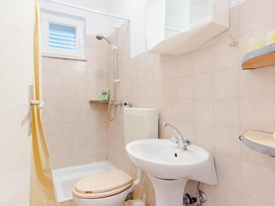 Apartment Sea Star - Three-Bedroom Apartment with Pool and Sea View Apartment in Šibenik-Knin County, Croatia