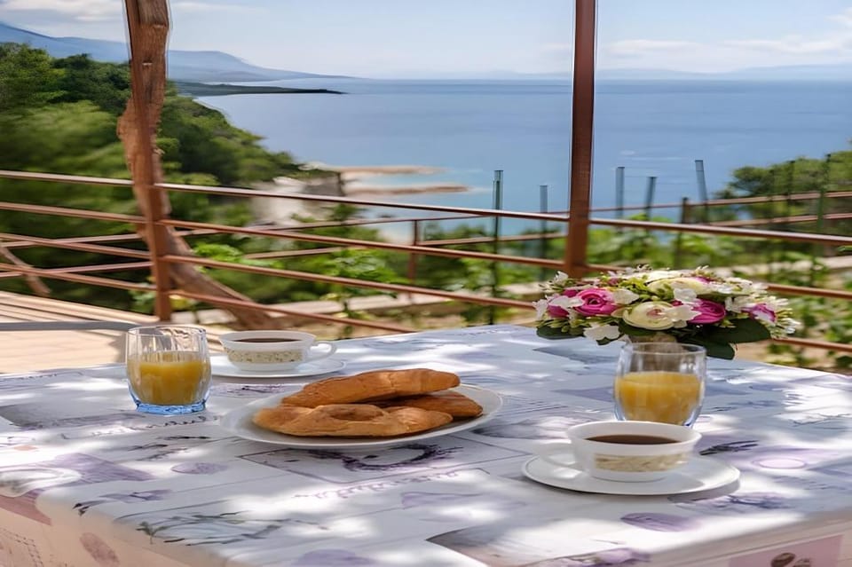 Rooms Sani - Double Room with Terrace and Sea View S1 Apartment in Brela