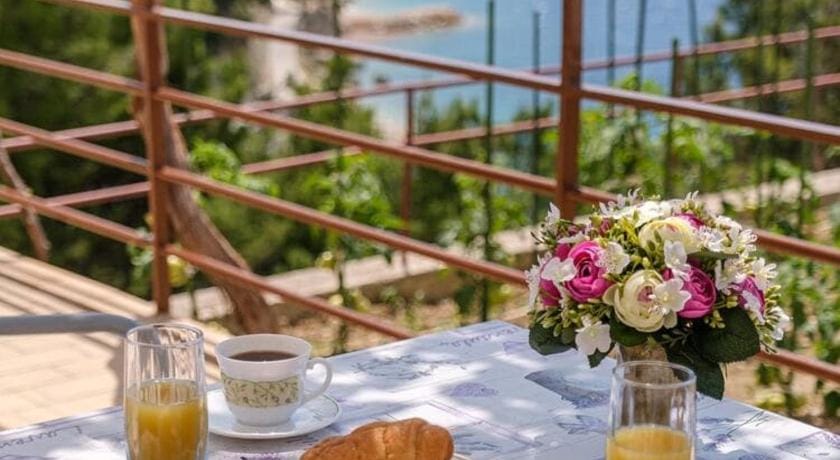 Rooms Sani - Double Room with Terrace and Sea View S1 Apartment in Brela