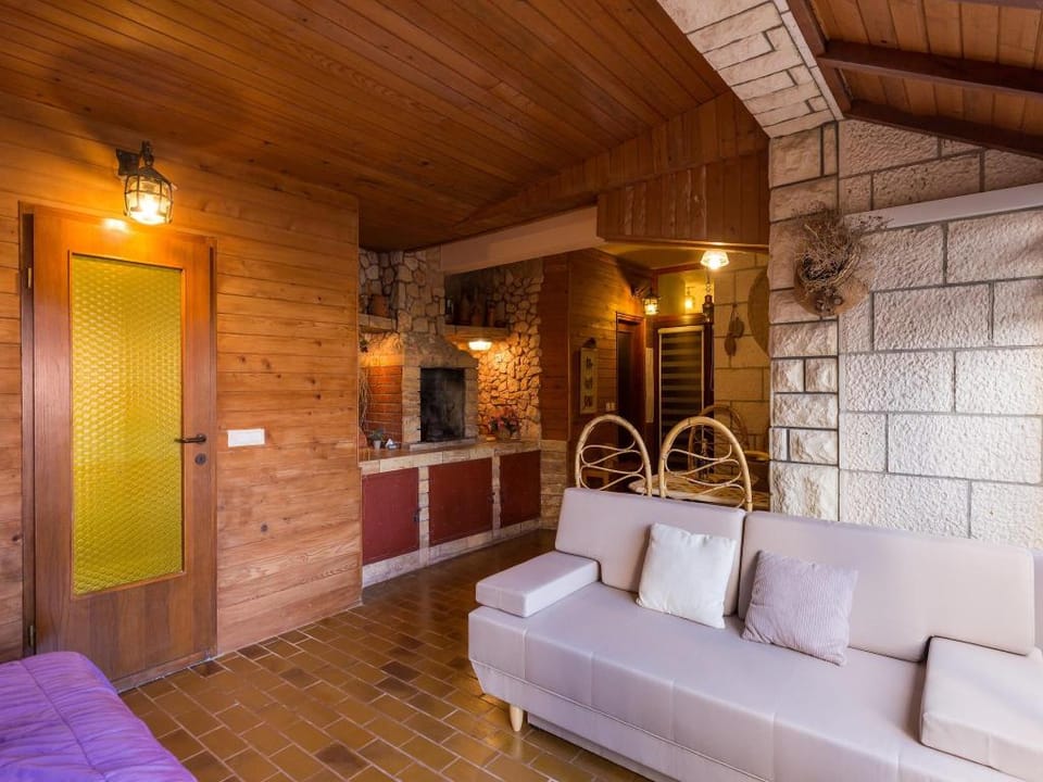 Big Terrace Apartment - Studio with Terrace and City View - First floor Apartment in Dubrovnik