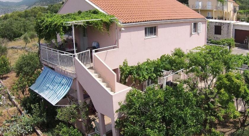 Apartment Ani - Two Bedroom Apartment with Terrace and Garden View Apartment in Dubrovnik-Neretva County