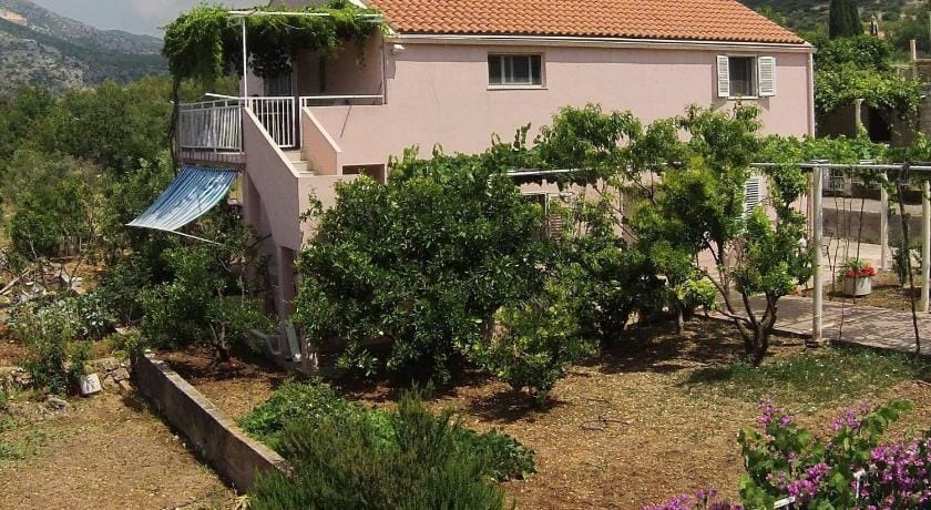 Apartment Ani - Two Bedroom Apartment with Terrace and Garden View Apartment in Dubrovnik-Neretva County