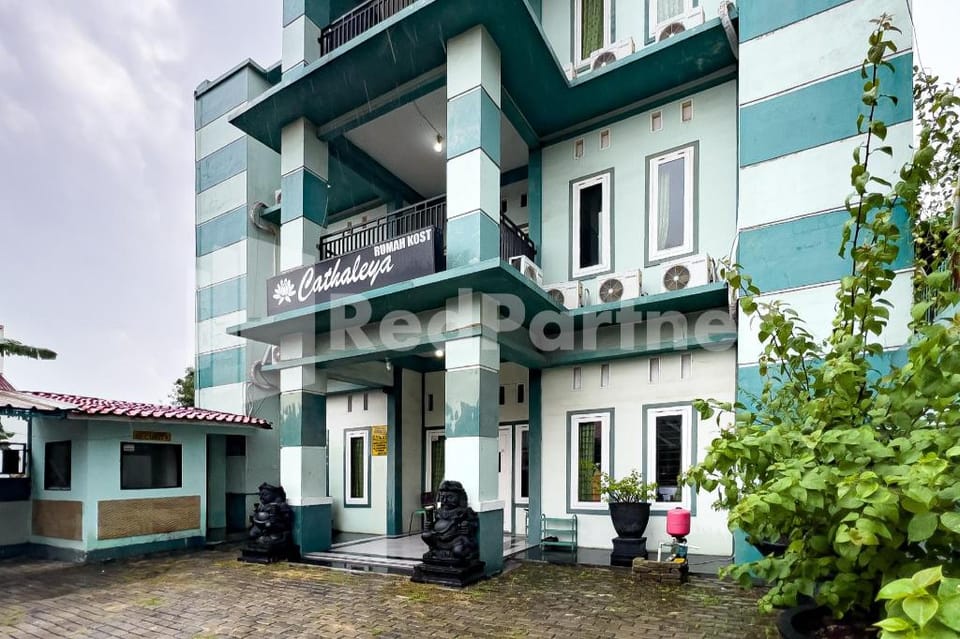 Acintyya Homestay Syariah RedPartner Hotel in West Java