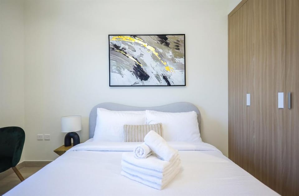 Elite LUX Holiday Homes - Contemporary Comfort Studio in Azizi Riviera Apartment in Dubai