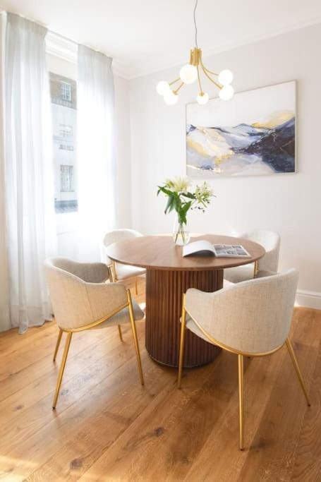 Charming 2Bed Home in the City Center Apartment in City of Westminster