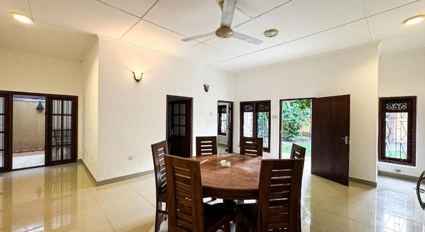 Villa Sky Blue Bed and Breakfast in Galle