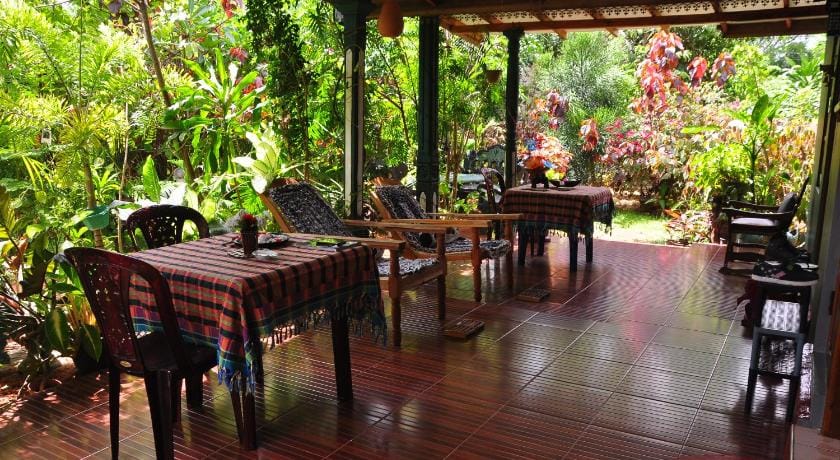 Another World Hostel Sigiriya Hotel in Dambulla