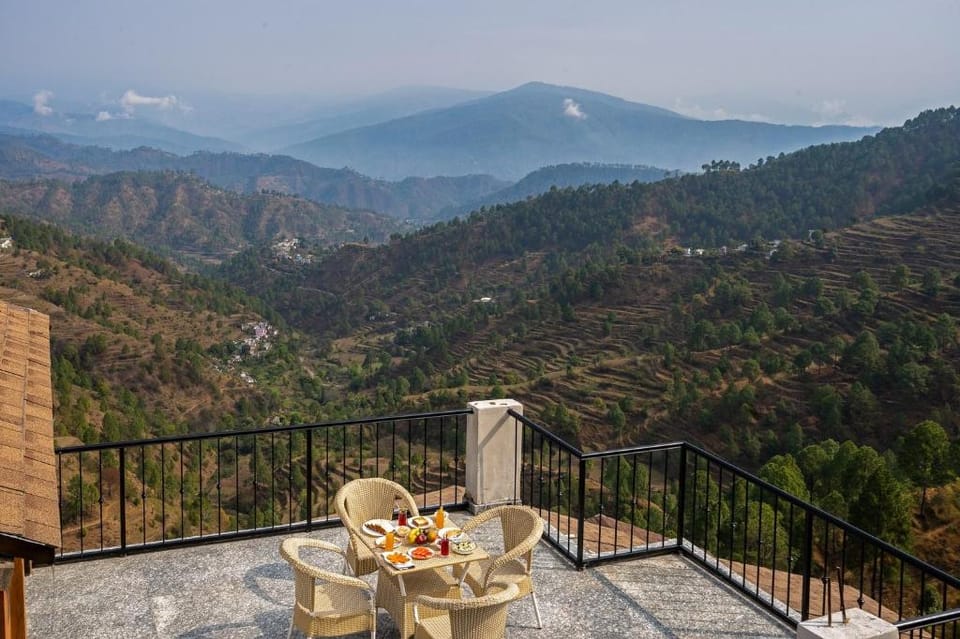Friendship Lane Hotel in Uttarakhand