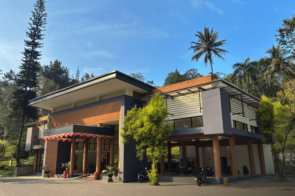 The Tavia Riverside Hotel in Cisarua