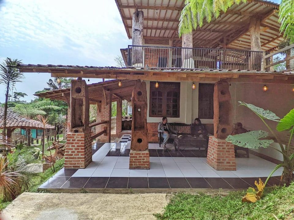 Omah Trasan Pangrango Hotel in Cisarua