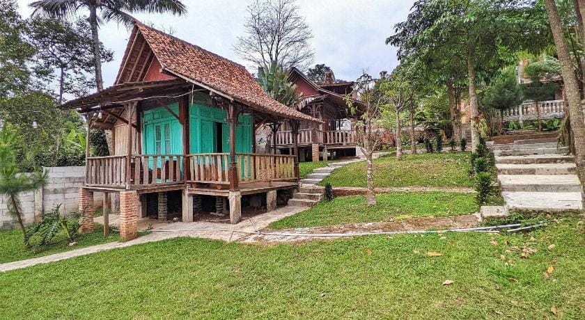 Omah Trasan Pangrango Hotel in Cisarua