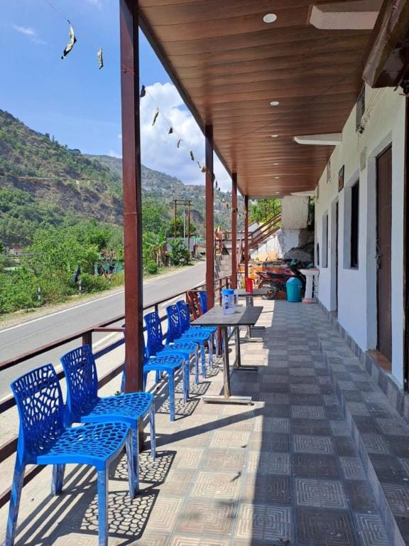 Goroomgo Kedar Chaukhamba Homestay Vacation rental in Uttarakhand