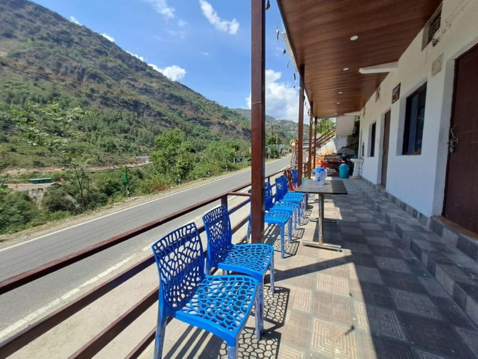 Goroomgo Kedar Chaukhamba Homestay Vacation rental in Uttarakhand