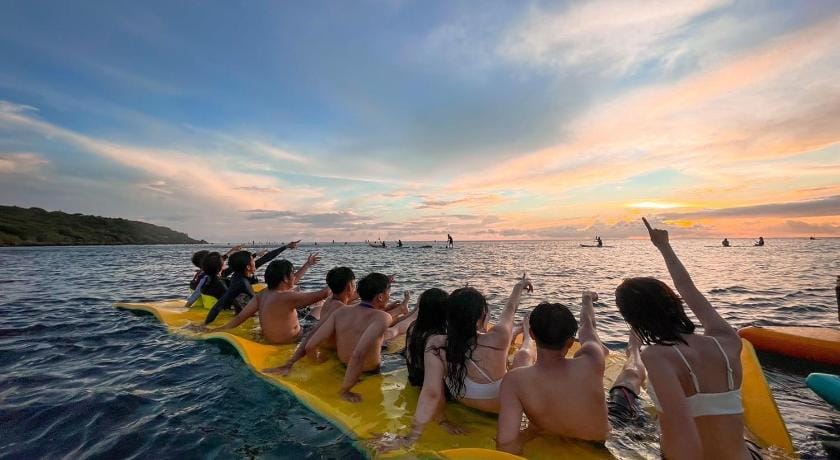 Travel Light Bubble Hostel Bed and Breakfast in Kaohsiung