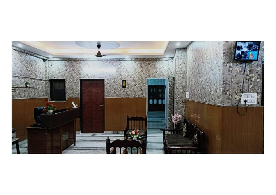 Goroomgo Woodstock Homestay Vacation rental in Lucknow