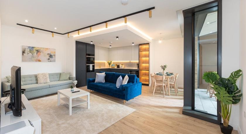 Lavish 2BR flat w balcony in Clerkenwell, Barbican Apartment in London Borough of Islington