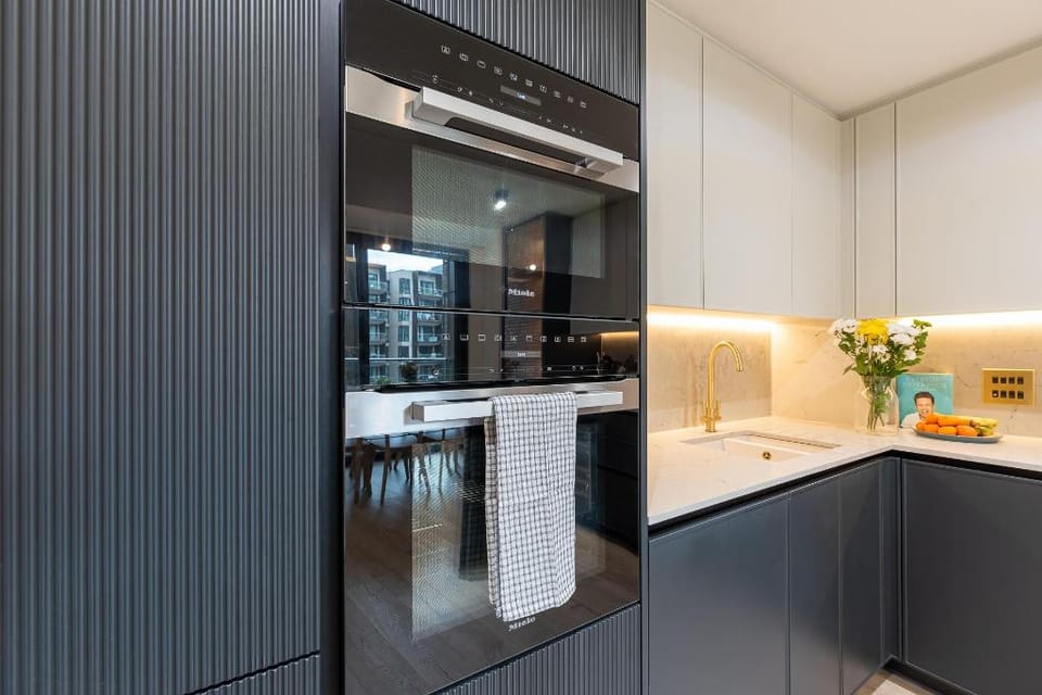 Lavish 2BR flat w balcony in Clerkenwell, Barbican Apartment in London Borough of Islington
