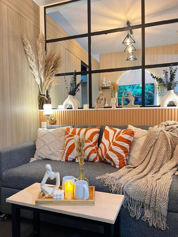Condo near Mall of Asia,PICC & Naia Airport Apartment in Pasay