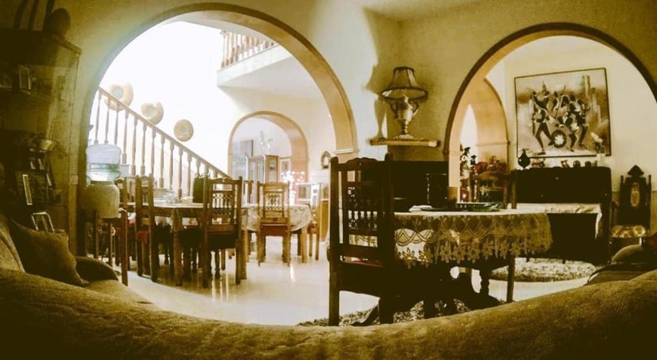 Spacious, traditional house in the center of Malta Hotel in Attard