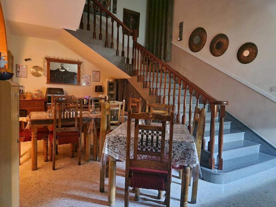 Spacious, traditional house in the center of Malta Hotel in Attard