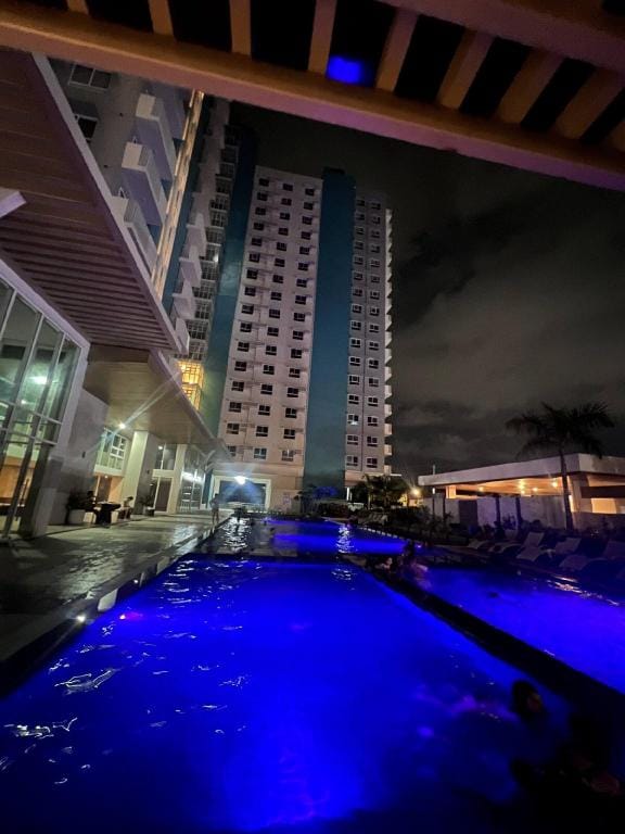 Mavita's City HideAway ONE  BEDROOM CONDO Apartment in Bacolod