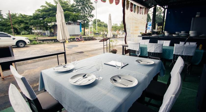 Burmese Corner Hotel in Khuekkhak