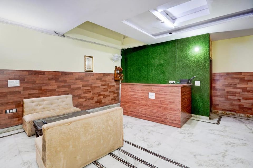 The. Everest 43 Bed and Breakfast in Noida